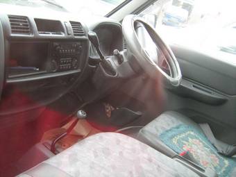 2001 Nissan Vanette Photos
