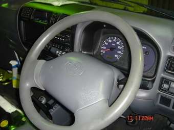2002 Nissan Vanette Pictures
