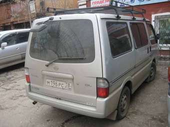 2002 Nissan Vanette Photos