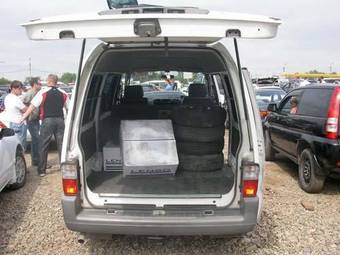 2002 Nissan Vanette Photos