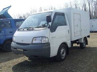2002 Nissan Vanette Photos