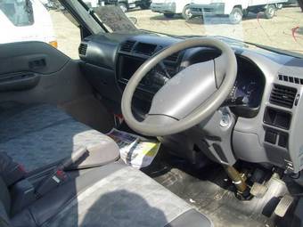 2002 Nissan Vanette Photos