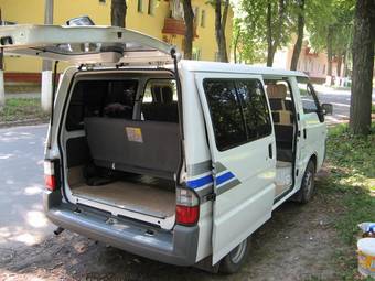 2002 Nissan Vanette Photos