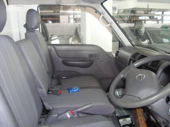 2004 Nissan Vanette Pictures
