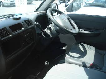 2004 Nissan Vanette Photos