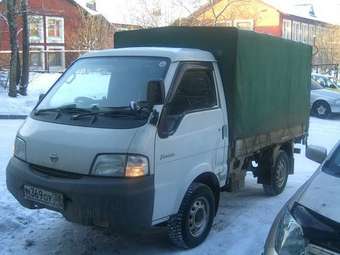 2001 Nissan Vanette Van Pictures
