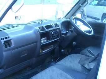 2001 Nissan Vanette Van Pictures