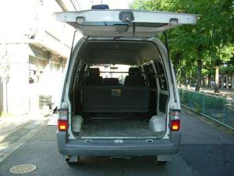 2003 Nissan Vanette Van Photos