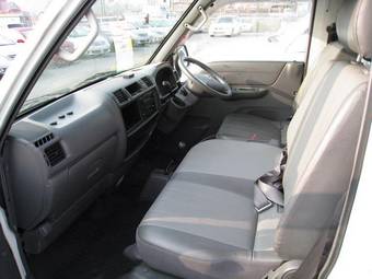 2004 Nissan Vanette Van Photos