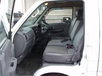 2004 Nissan Vanette Van Photos