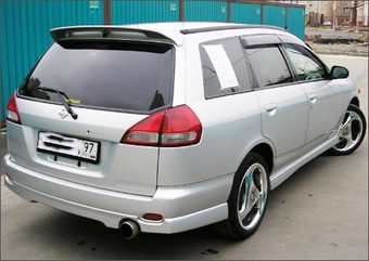 1999 Nissan Wingroad Photos