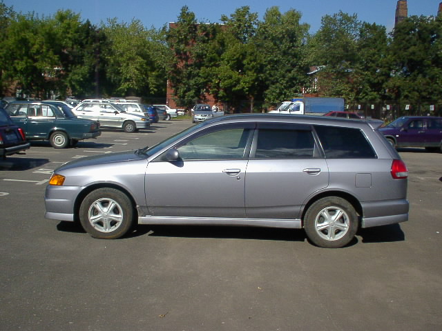 1999 Nissan Wingroad Photos