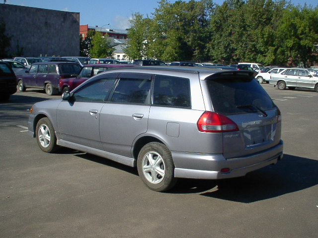 1999 Nissan Wingroad Pictures