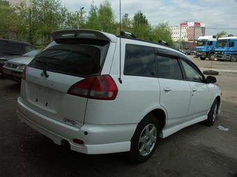 1999 Nissan Wingroad Images