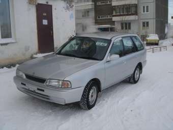 1999 Nissan Wingroad Pictures