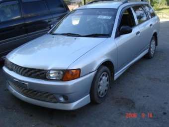 1999 Nissan Wingroad Images