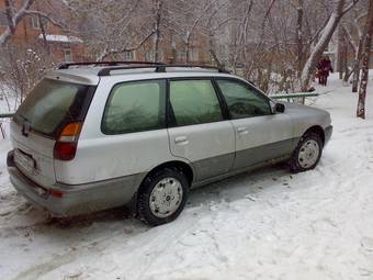 1999 Nissan Wingroad Photos