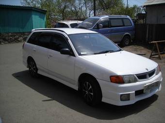 1999 Nissan Wingroad Photos
