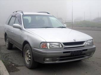 1999 Nissan Wingroad Photos