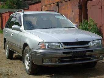 1999 Nissan Wingroad Photos