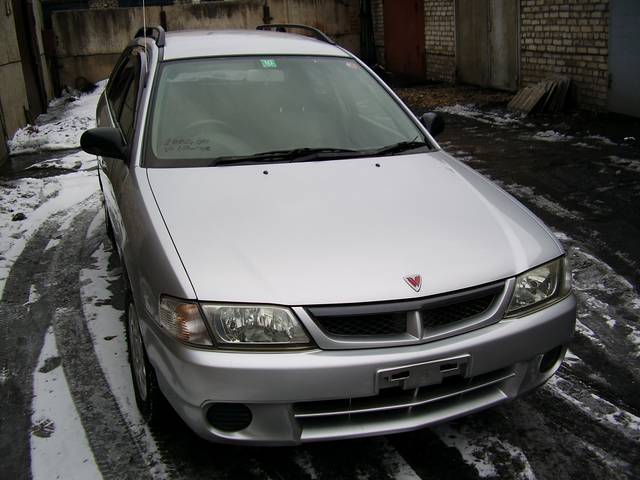 2000 Nissan Wingroad