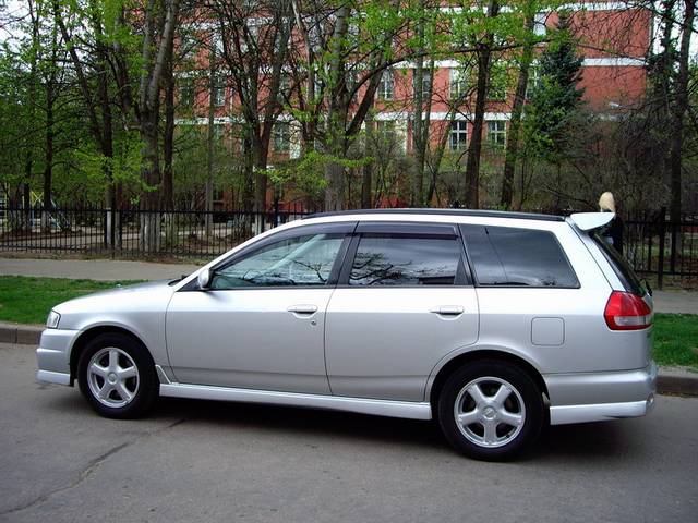 2000 Nissan Wingroad
