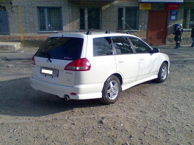 2000 Nissan Wingroad