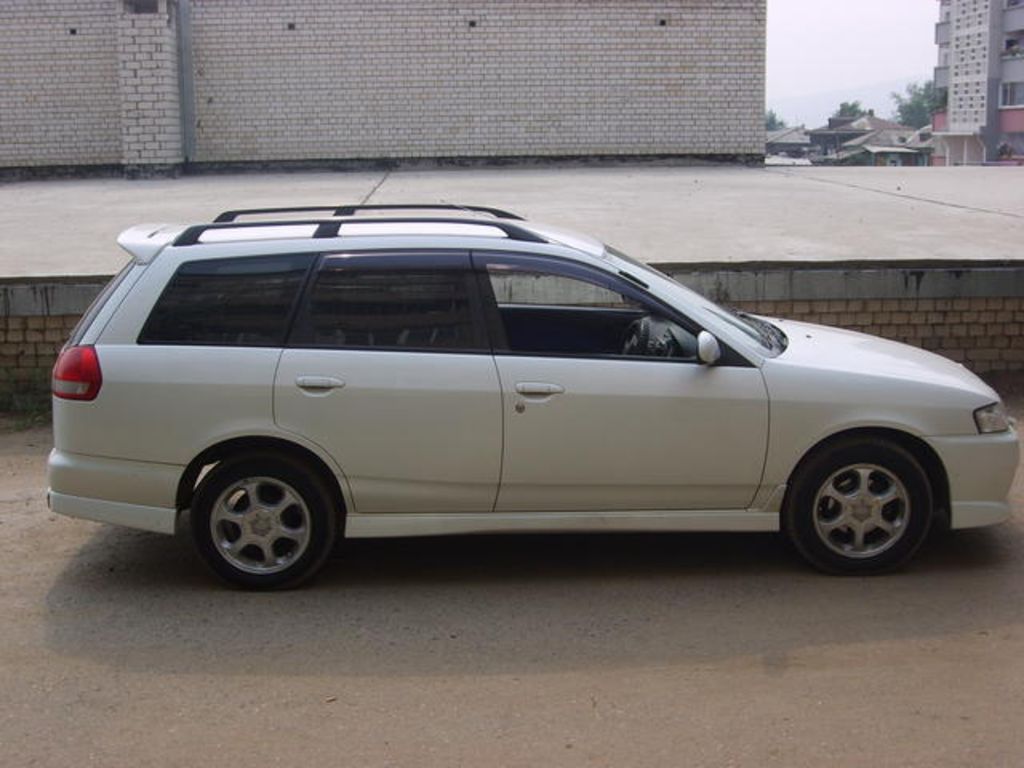 2000 Nissan Wingroad