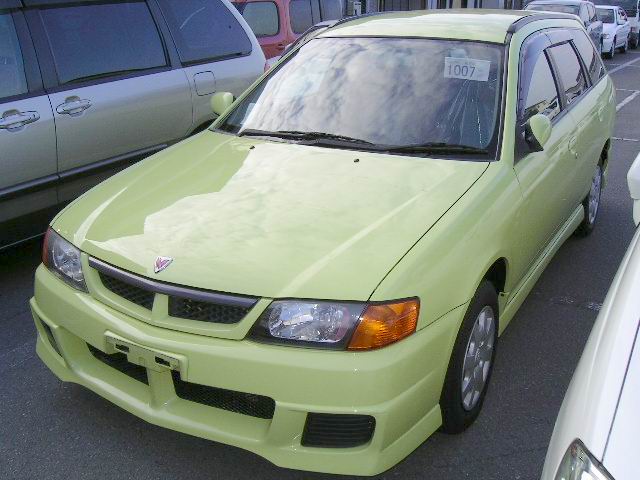 2000 Nissan Wingroad Photos