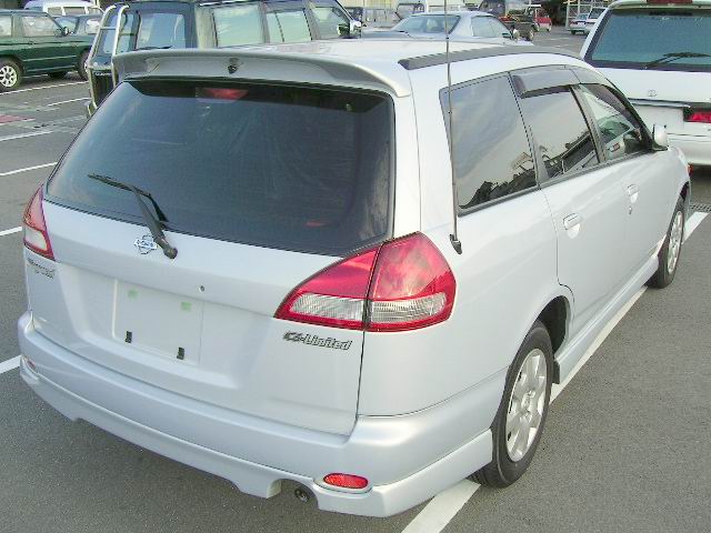 2000 Nissan Wingroad Photos