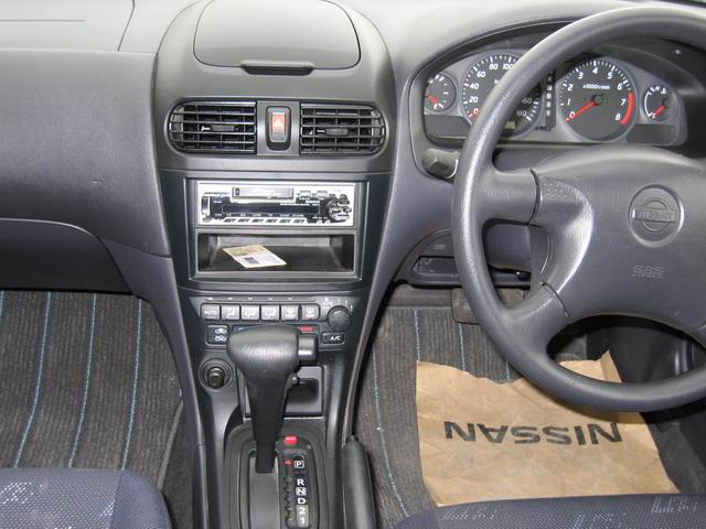 2000 Nissan Wingroad Photos