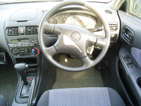 2000 Nissan Wingroad Photos
