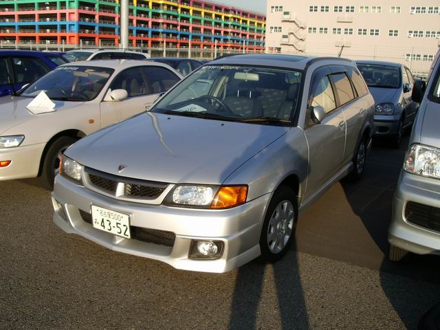 2000 Nissan Wingroad Pictures