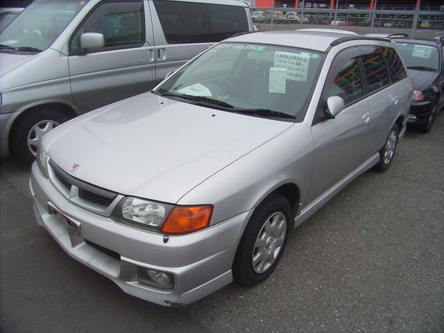 2000 Nissan Wingroad Wallpapers