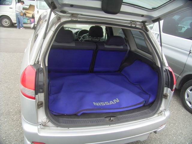2000 Nissan Wingroad Images