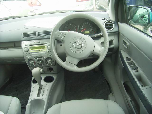 2000 Nissan Wingroad Pictures