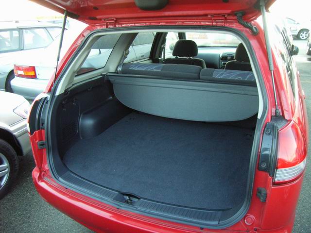 2000 Nissan Wingroad Pictures