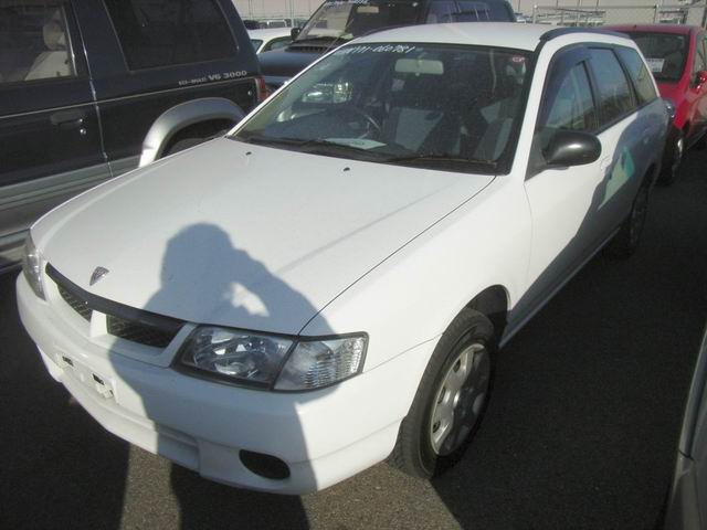 2000 Nissan Wingroad Pictures