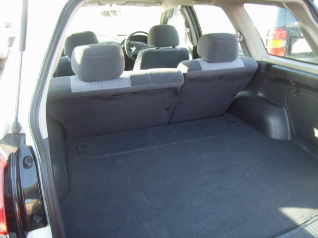 2000 Nissan Wingroad Pictures