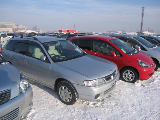 2000 Nissan Wingroad Pictures