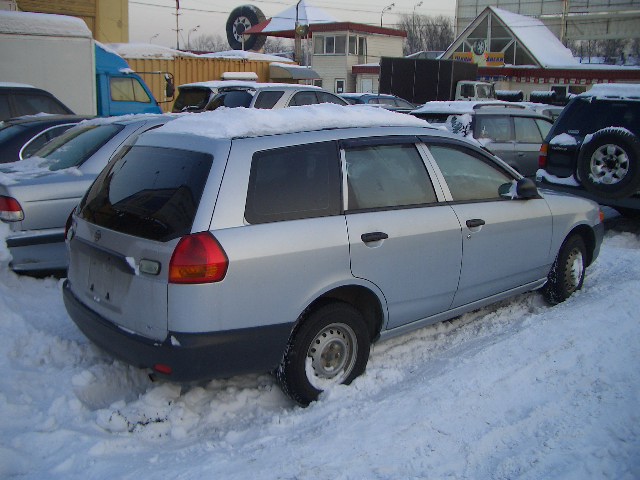 2000 Nissan Wingroad Pictures