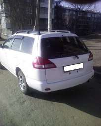 2000 Nissan Wingroad Photos