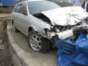 2000 Nissan Wingroad Images