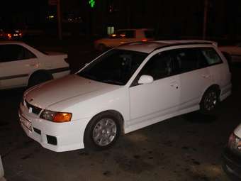 2000 Nissan Wingroad Photos