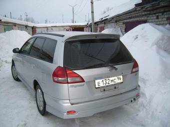 2000 Nissan Wingroad Images