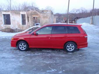 2000 Nissan Wingroad Images