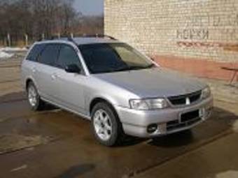 2000 Nissan Wingroad Pictures