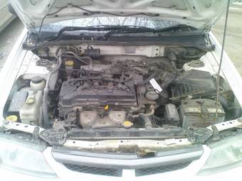 2000 Nissan Wingroad Photos