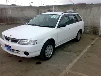 2000 Nissan Wingroad Pictures