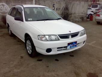 2000 Nissan Wingroad Photos